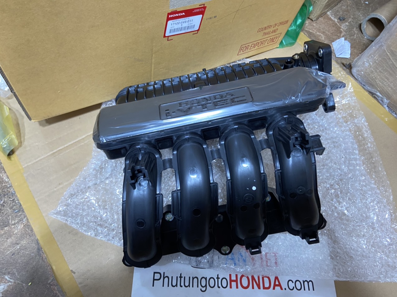 Ống góp gió vào động cơ xe Honda BRIO